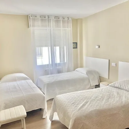 Hostal La Sierra Cabarceno Saron Exterior photo